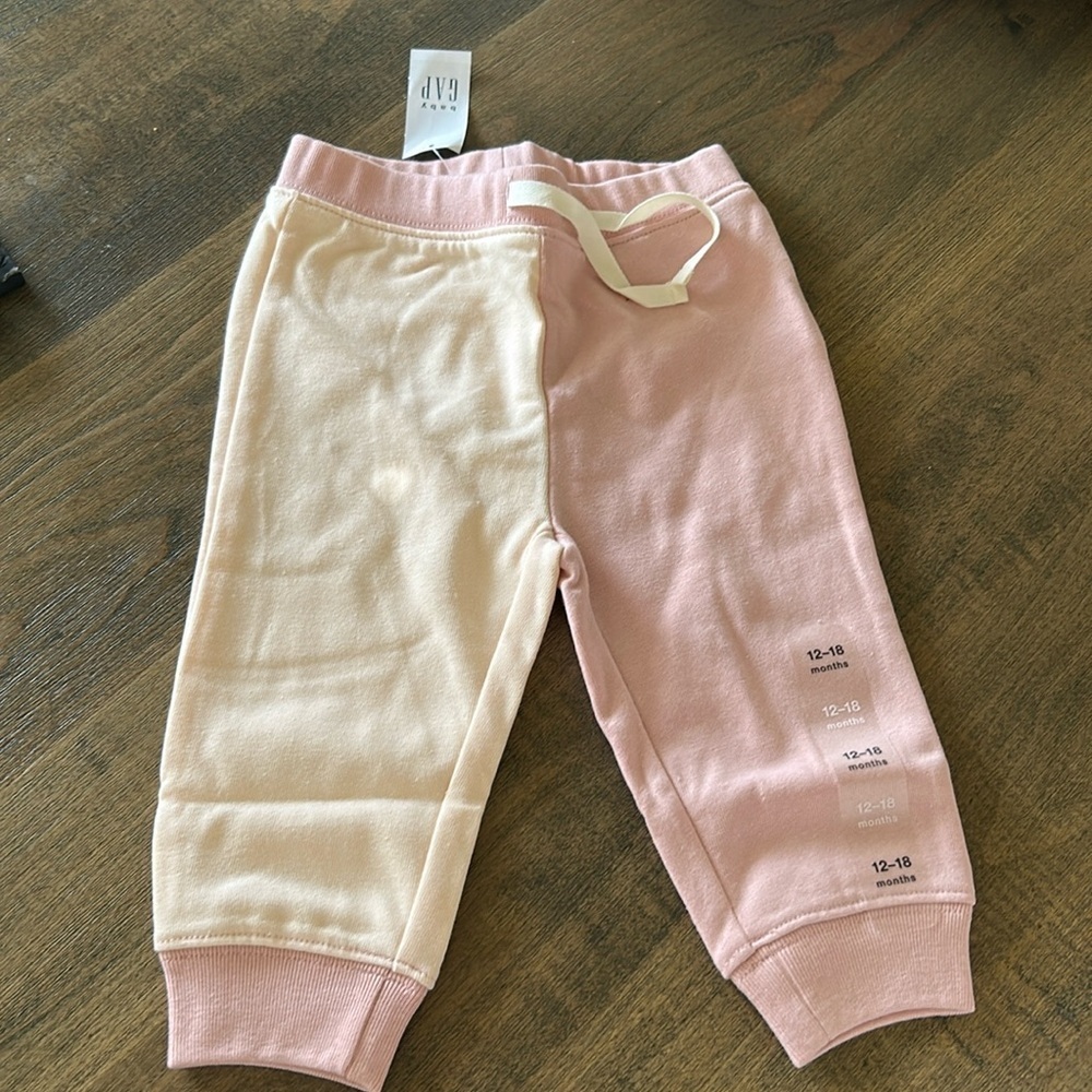 Baby gap 12-18 months NWT